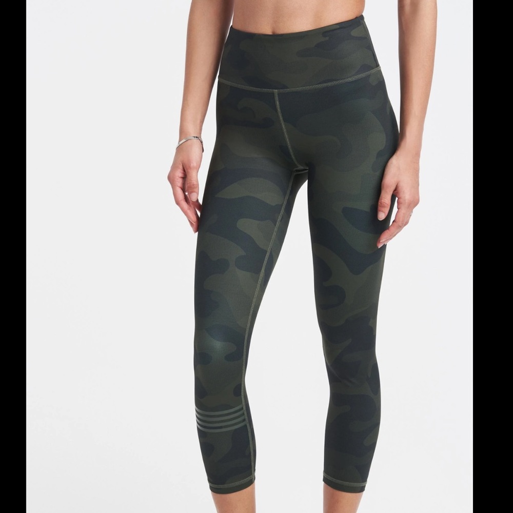 Small lilybod camo crop leggings